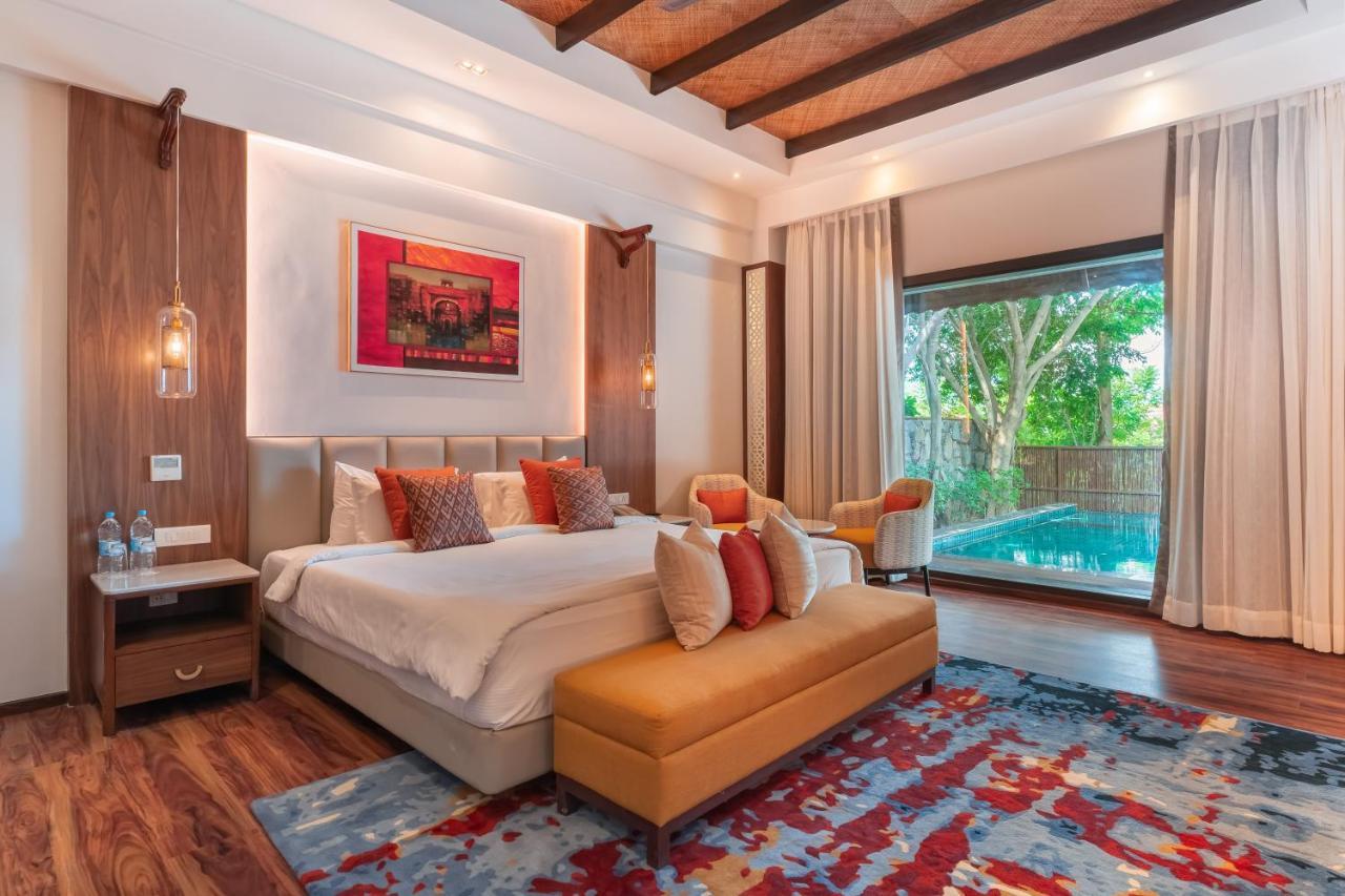 The Ananta Udaipur Hotel Exterior foto