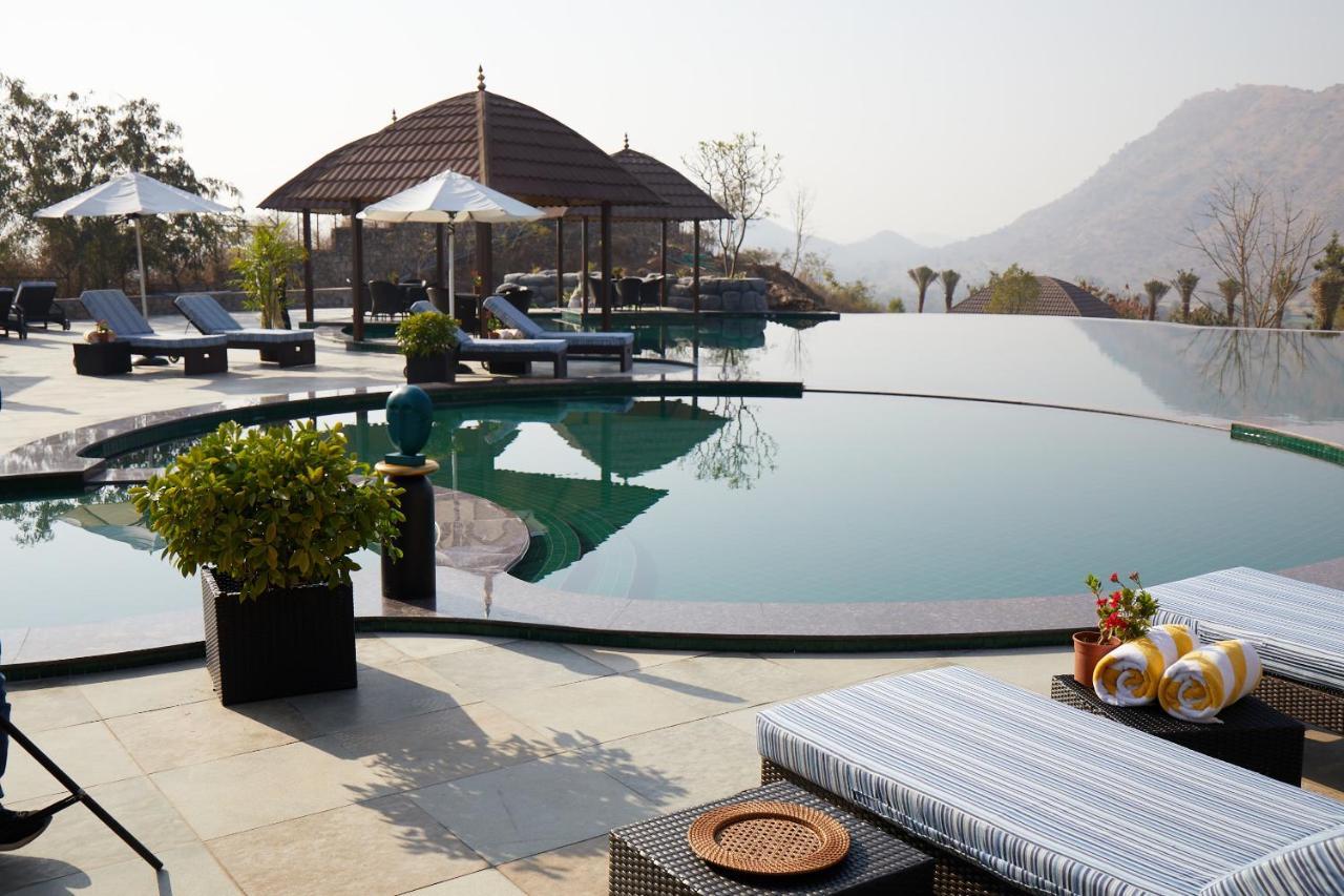The Ananta Udaipur Hotel Exterior foto