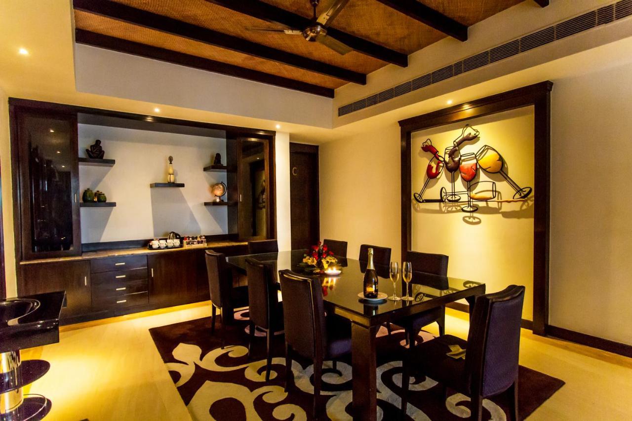 The Ananta Udaipur Hotel Exterior foto