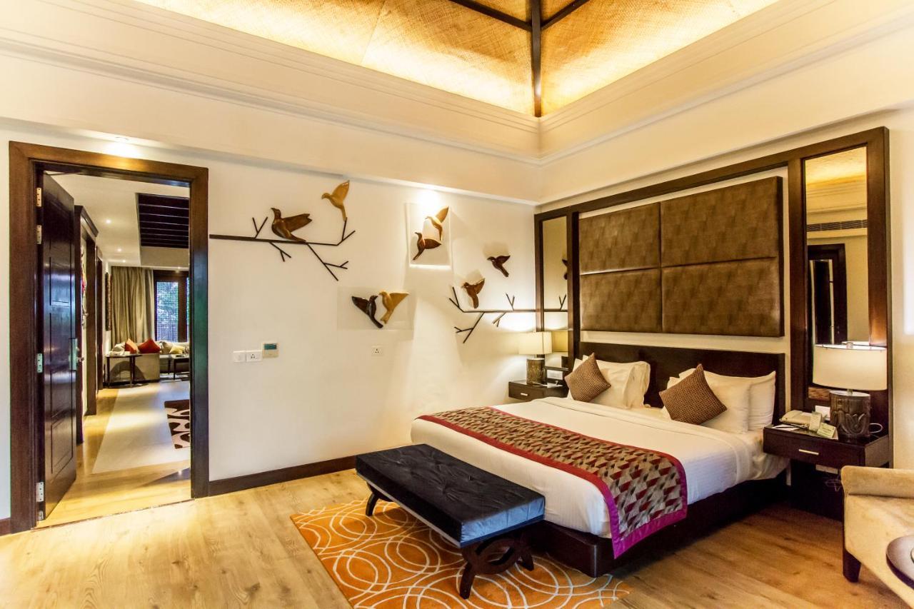 The Ananta Udaipur Hotel Exterior foto