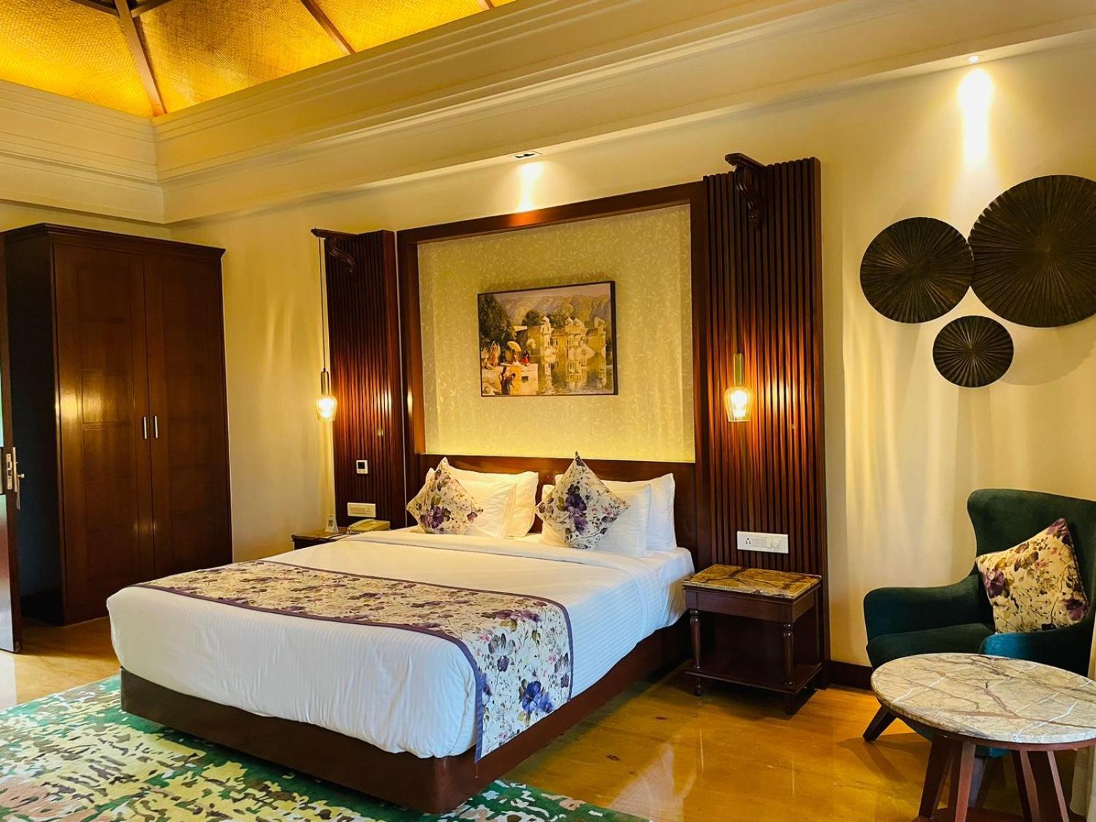 The Ananta Udaipur Hotel Exterior foto