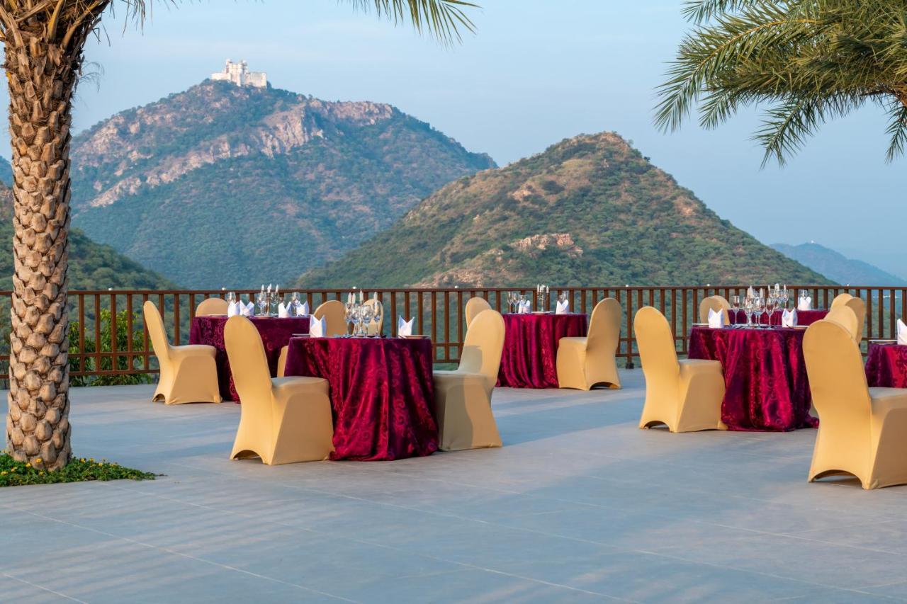 The Ananta Udaipur Hotel Exterior foto